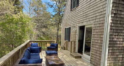 Spacious 5-bedroom secluded house in West Tisbury - Lambert Cove's Beach Pass