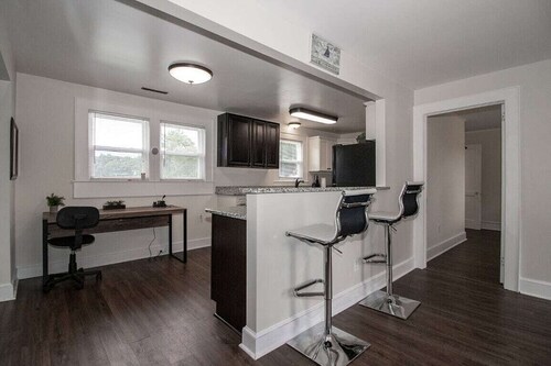 Charming 4-bedroom house with AC and WiFi in delightful Troutman