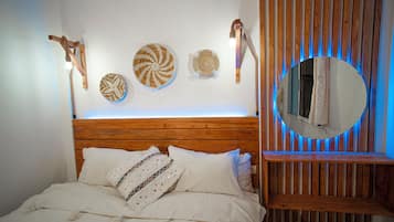 Eenvoudige kamer, 1 twee- of 2 eenpersoonsbedden, balkon, uitzicht op zee | Gratis wifi