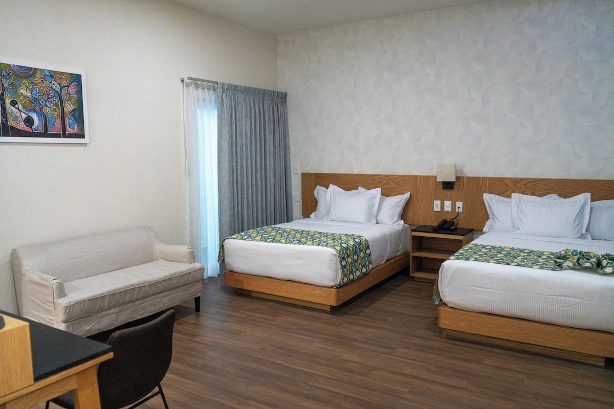 Deluxe Double Room | 1 bedroom, in-room safe, desk, laptop workspace
