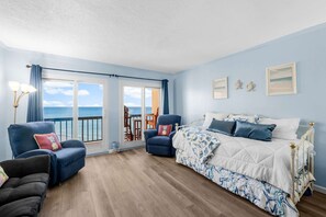 1 Schlafzimmer, individuell dekoriert, individuell eingerichtet