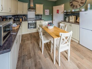 Lave-vaisselle, chaise haute