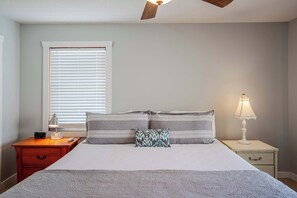 2 bedrooms, individually decorated, individually furnished - Horizon Breeze Family Escape! (Panama City Beach)