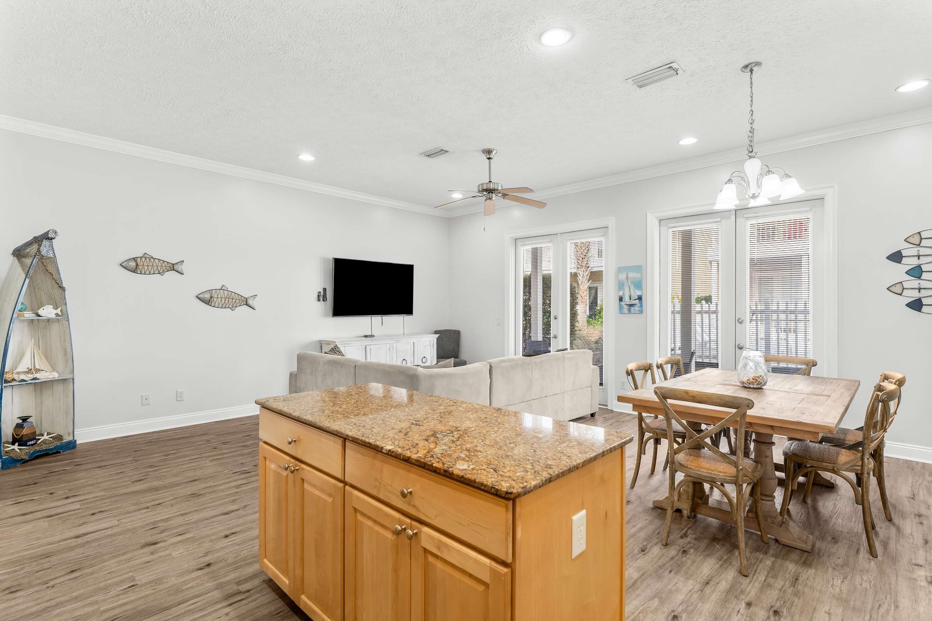 Maison mitoyenne, plusieurs lits, patio, vue jardin (Palm Breeze Retreat) | Intérieur