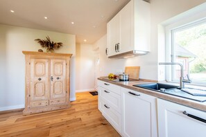 Réfrigérateur, four, plaque de cuisson, lave-vaisselle