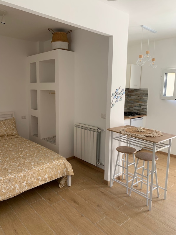 1 bedroom, in-room safe, free WiFi, bed sheets