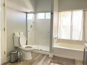 風筒、提供毛巾、番梘、廁紙