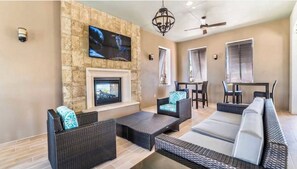 Smart TV, fireplace - New Opening! 5b4b Disney Themed Vacation Home w/Pool & BBQ ~12 min from Disney~ (Kissimmee)
