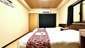 1 bedroom, WiFi, bed sheets - Airport line, Hanazonocho station 2 min. apartment, tourist attraction Namba Shinsaibashi 3 station excellent access [ 102]. (大阪市西成区花園北2丁目)