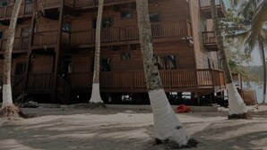 Front of property - Oasis Paradise Hotel (Tela)