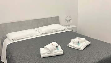 1 Schlafzimmer, Reisekinderbett, kostenloses WLAN, Bettwäsche