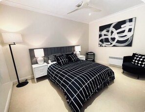 3 bedrooms, iron/ironing board, free WiFi, bed sheets - Luxurious home, prestigious quiet street close to  all Barossa’s attractions   (Tanunda)