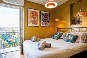 2 Schlafzimmer, Schreibtisch, Bügeleisen/Bügelbrett, Reisekinderbett