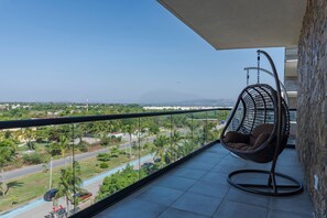 Deluxe Apartment, Balcony, Pool View | Balcony - Apartment with pool 3 beds in Acapulco (Acapulco)