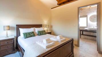 2 makuuhuonetta, silitysrauta/-lauta, internet, vuodevaatteet