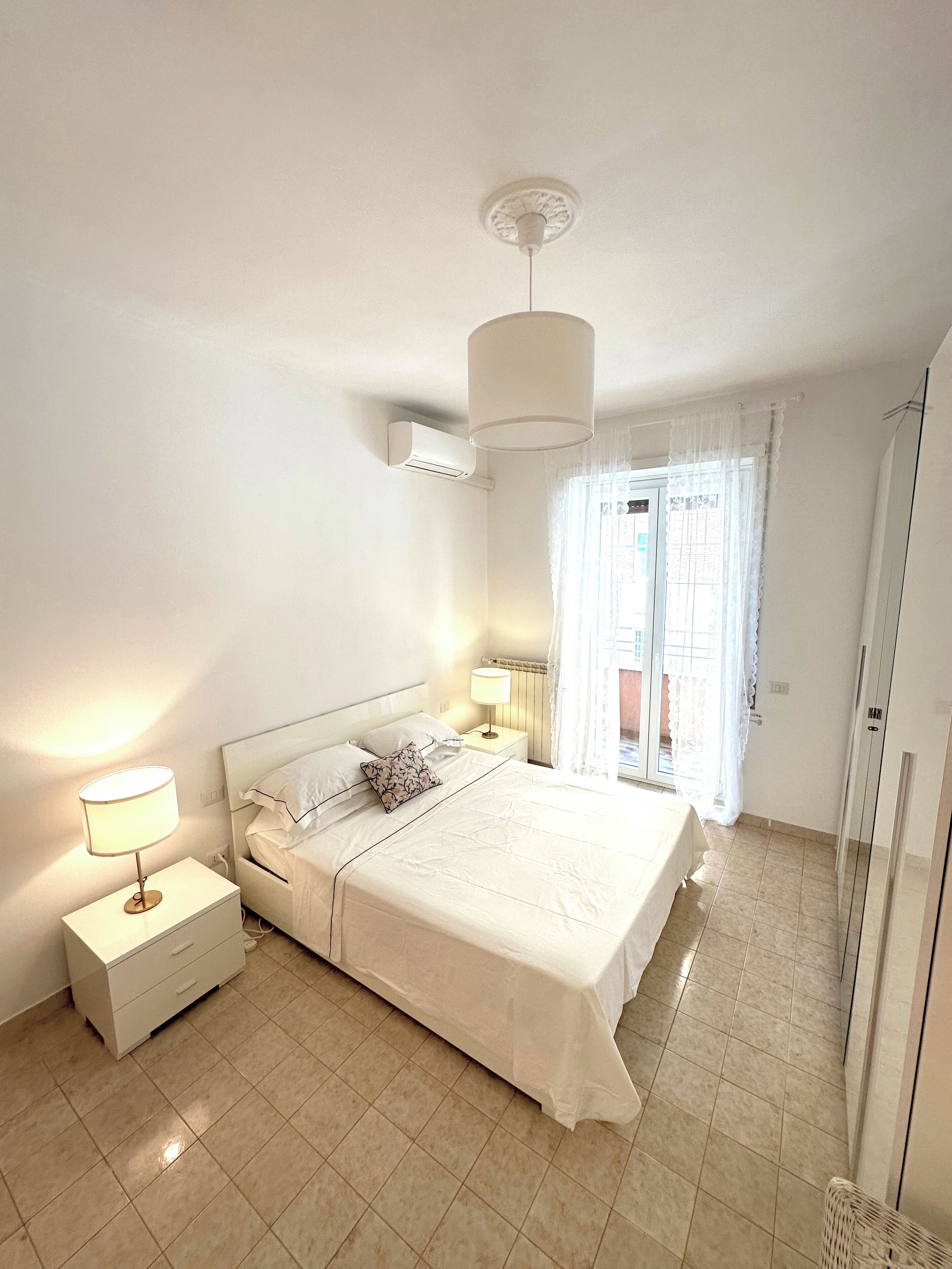 2 bedrooms, in-room safe, desk, iron/ironing board