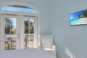 House, Multiple Beds (Salty Owl)