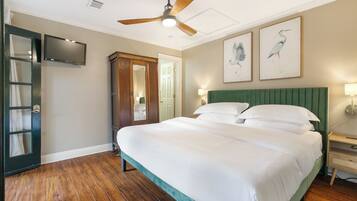 2 bedrooms, iron/ironing board, travel crib, free WiFi