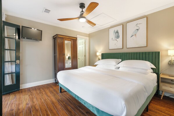 2 bedrooms, iron/ironing board, travel crib, free WiFi