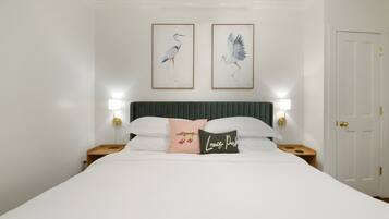 1 bilik tidur, seterika/papan seterika, katil bayi mudah alih