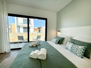 3 chambres, fer et planche à repasser, accès au Wi-Fi (inclus)