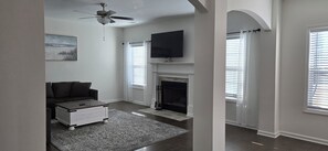Smart TV, chimenea