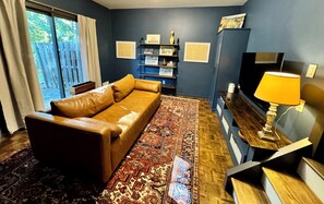 Televisión y chimenea