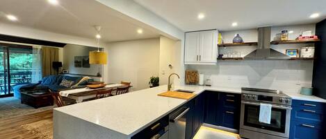 Micro-ondes, four, plaque de cuisson, lave-vaisselle