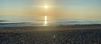 Waterfront mini-villa