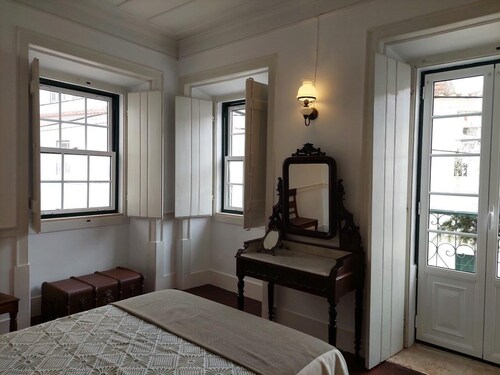 Casa Avelar modernized historic house near the beach