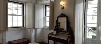 Casa Avelar modernized historic house near the beach