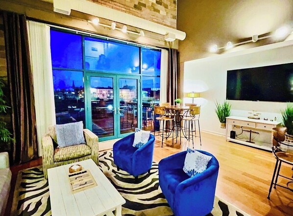 Een smart-tv en videogames