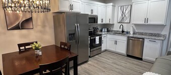 2BR, 1BA Guest Suite, Pool, Hot Tub, Brand New!