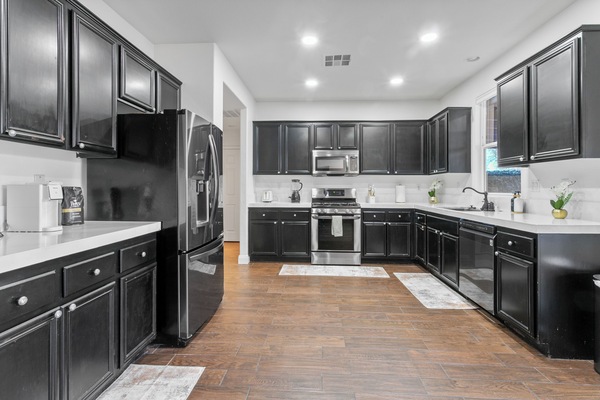 Frigorífic, microones, forn i placa de cuina