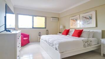 Classic Penthouse, 4 Bedrooms, City View, Tower | 4 bedrooms, premium bedding, memory foam beds, in-room safe