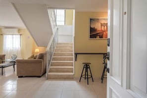 Cobertura clássica, 4 quartos, vista para a cidade, na torre | Opções para refeição no quarto