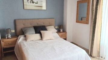 3 slaapkamers, een strijkplank/strijkijzer, wifi, beddengoed