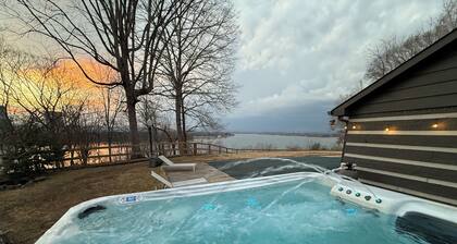 Lakeside Cabin minutes from major wedding venues - POOL and 10 person swim spa