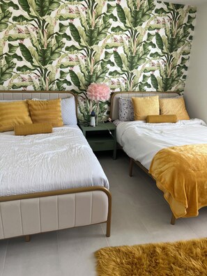 4 bedrooms, iron/ironing board, free WiFi, bed sheets
