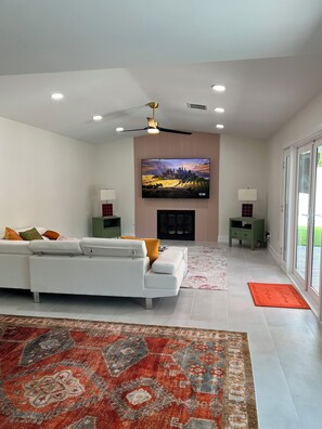 Smart TV, books