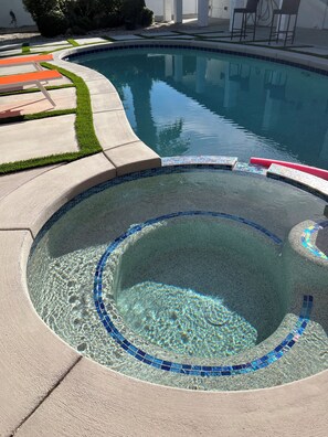 Piscine extérieure, piscine chauffée