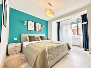 1 bedroom, in-room safe, desk, iron/ironing board - Opera Lavendel. 2 Large rooms Center King-size bed (Timișoara)