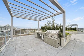 Terrace/patio - Modern 2 bedroom condo in Olympic Village / Mount Pleasant (Vancouver)