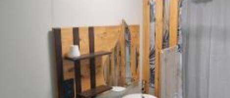 淋浴設備、提供毛巾、番梘、廁紙