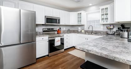 Bourbon Trail! Prime Location, Amenities & Sauna!