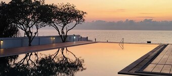 Ocean Front, 1-bedroom Top-Floor Condo in Khanom Beach Thailand