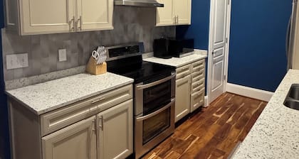 Waterfront condo. Walk to restaurants, and a short drive to beach, and Southport