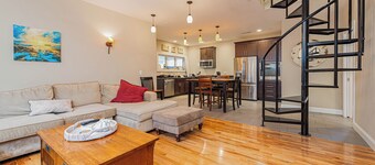 New modern beach home, walk to the beach!