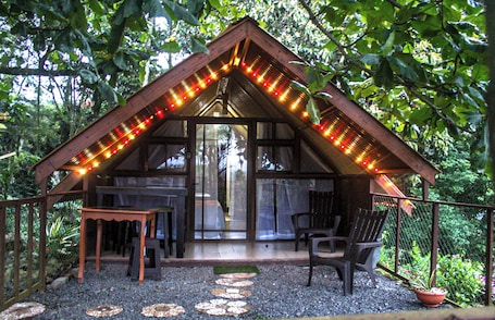 Terrace/patio. Chalet-style cabin