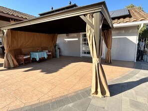 Outdoor dining - 1 bedroom with private entrance and restroomi in enjoyable Escondido (Escondido)